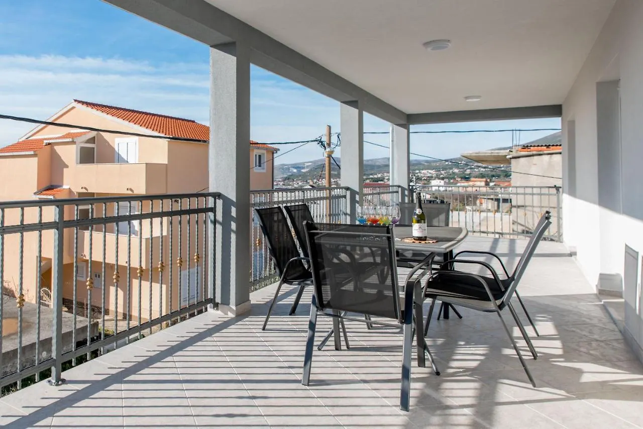 Apartments Zilic Kastel Stari