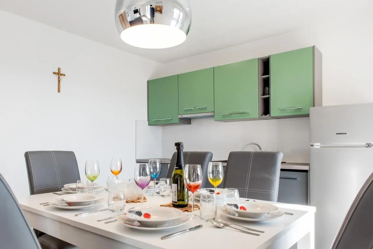 Apartments Zilic Kastel Stari
