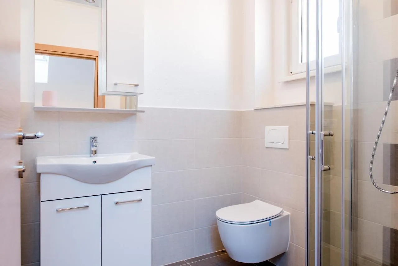 Apartments Zilic Kastel Stari