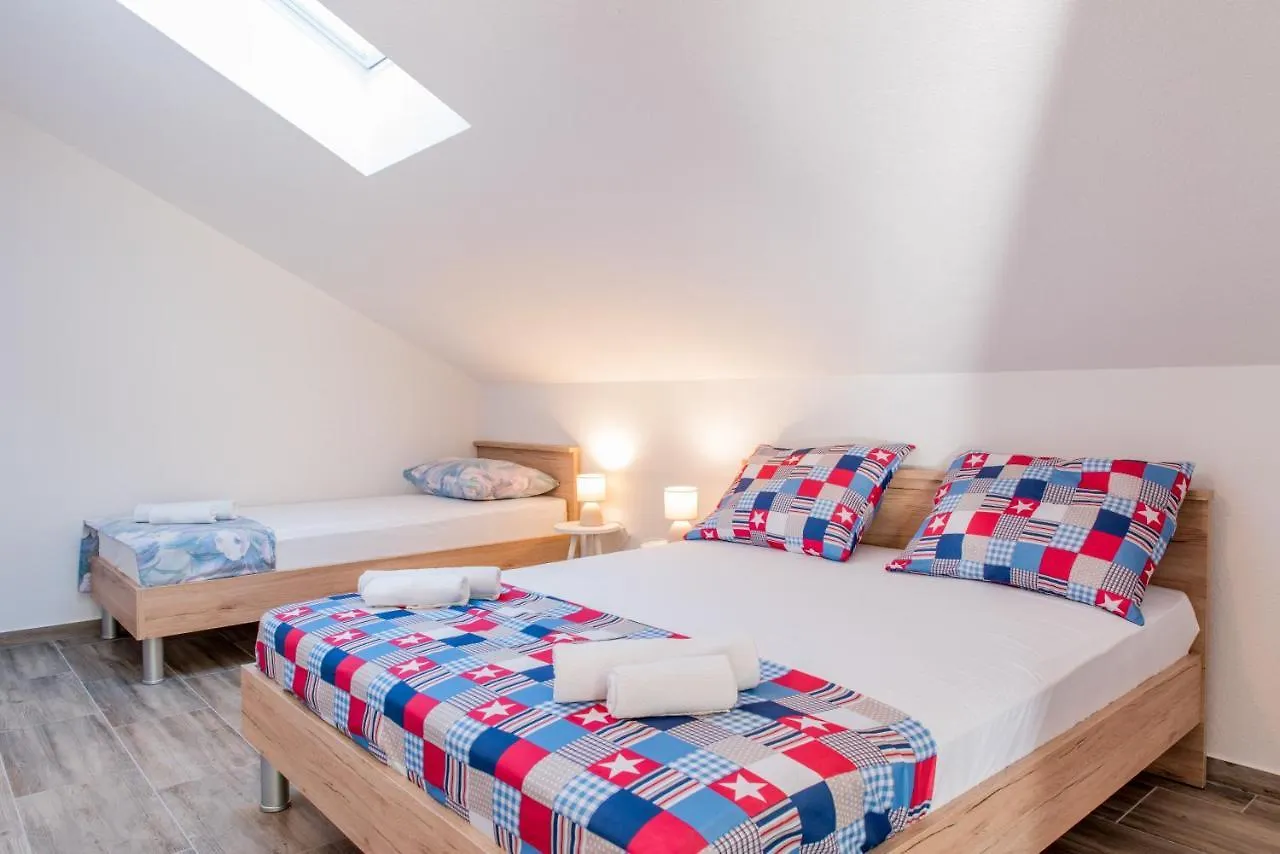 Apartments Zilic Kastel Stari 0*,