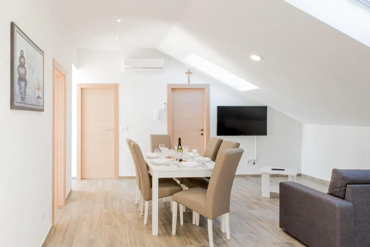 Apartments Zilic Kastel Stari